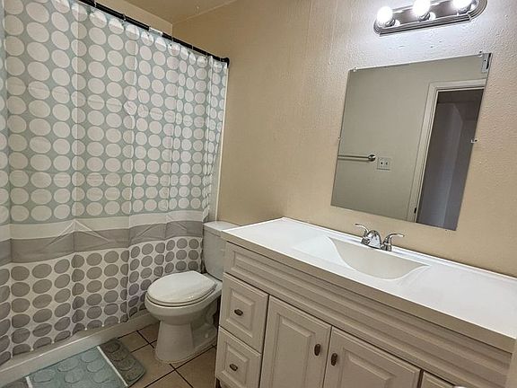 2nd image of 1008 Alvarado Dr SE #4