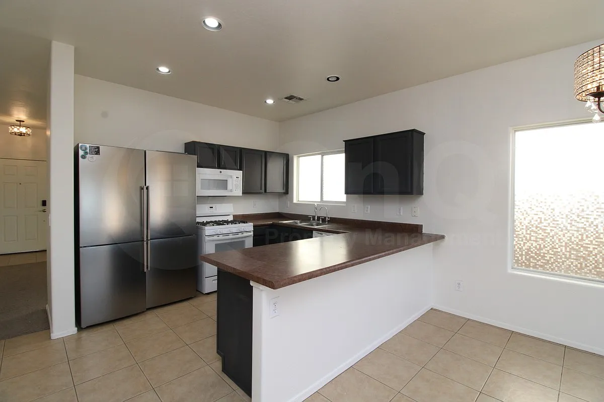 3 bed, 2.0 bath, 1512 sqft, $1,695 — Photo 3