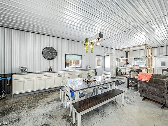 2nd image of 7561 Rockwood Rd