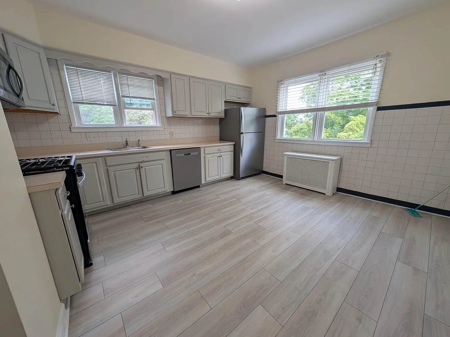 2 bed, $2,950 — Photo 4