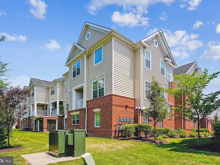23265 Milltown Knoll Sq #101 — Photo 17