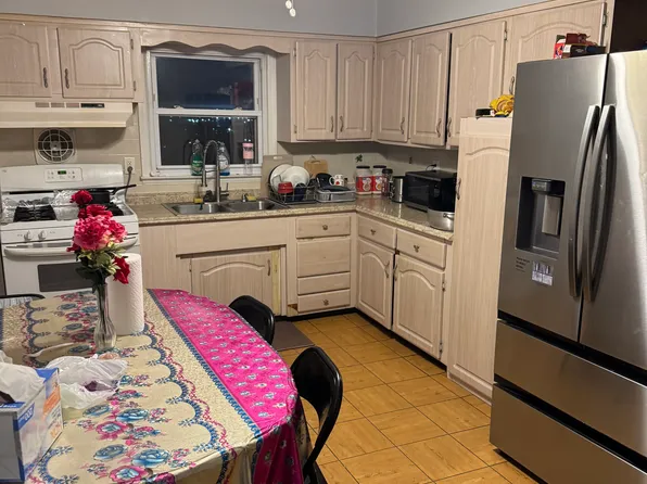 9119 Smith Avenue image 1 of 7