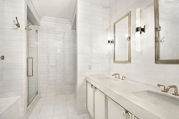 Sold by Compass | media 22