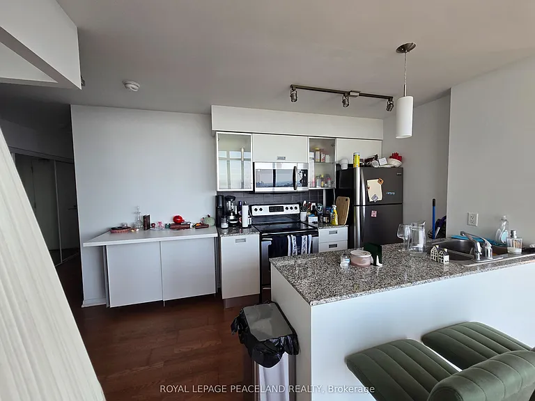 38 Grenville St #4103 — Photo 2