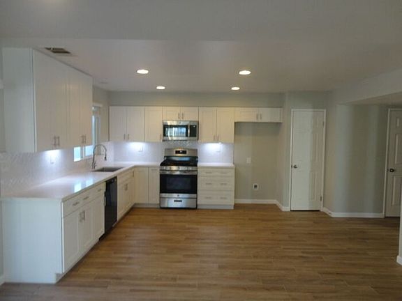2nd image of 38319 Armstrong Dr