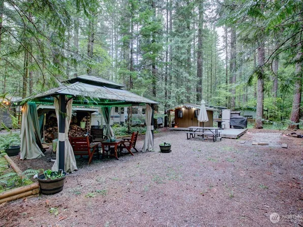 201 Chanterelle Drive, Deming, WA 98244