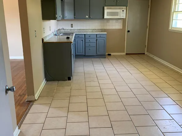 415 Nottaway Dr, Nicholasville, KY 40356