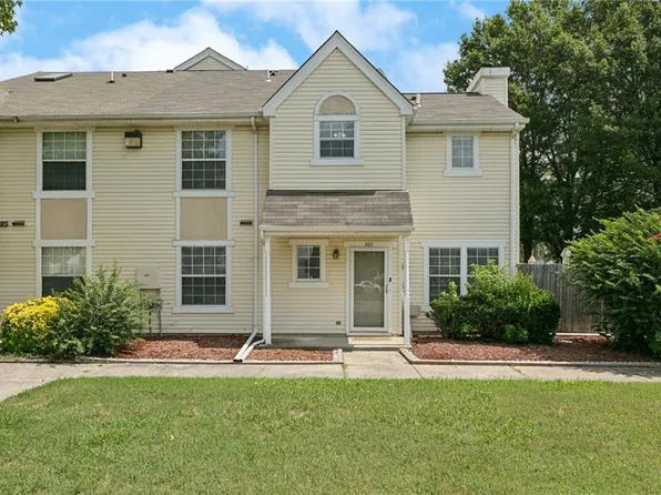 327 Lees Mill Dr, Newport News, VA 23608