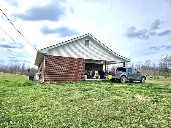 4th image of 156 Botnors Dr
