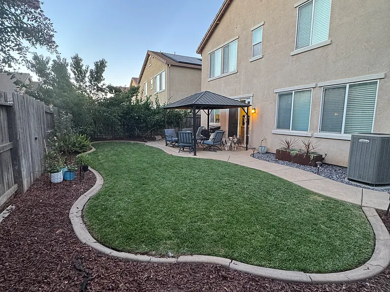 Woodford Ln — Photo 13