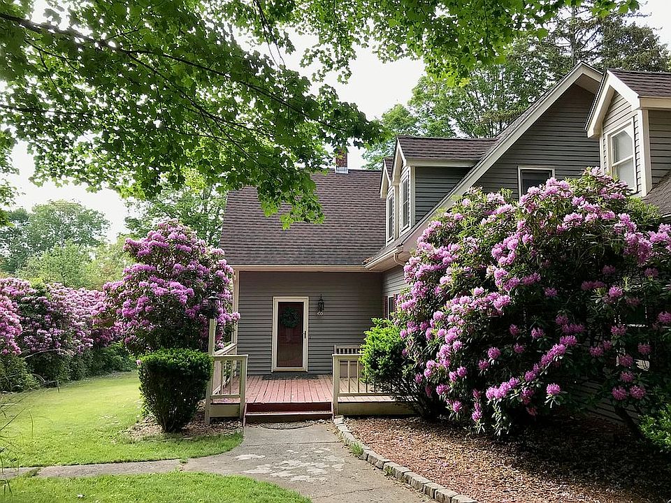 2nd image of 455 Horse Pond Rd