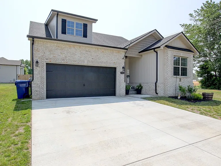715 Jodine Ann Dr — Photo 3