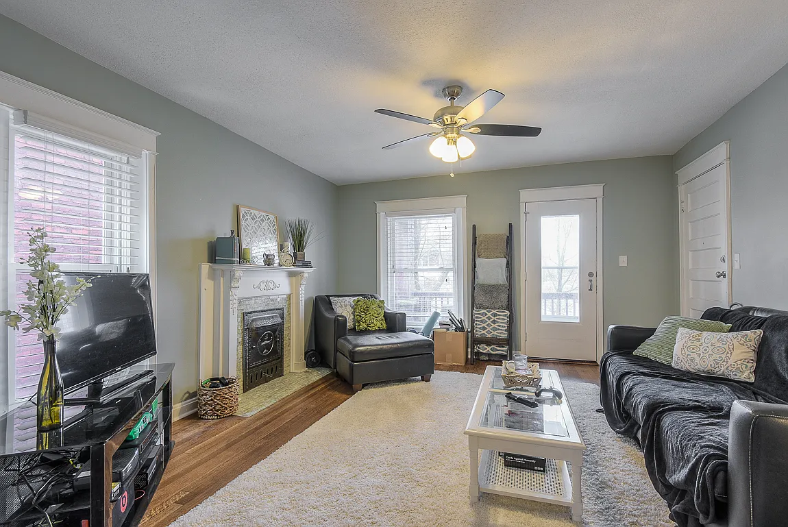 2541 Cherry St — Photo 3