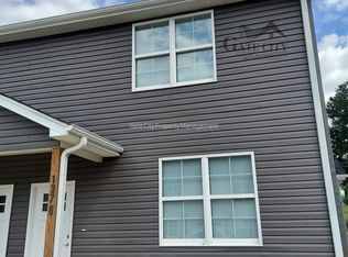 137 Diver Dr #B, Lexington, NC 27295