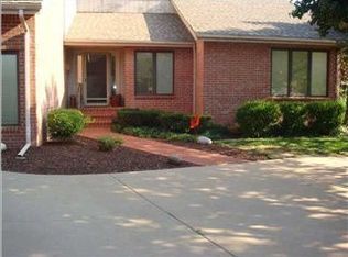 7017 E Farmview Ct, Wichita, KS 67206