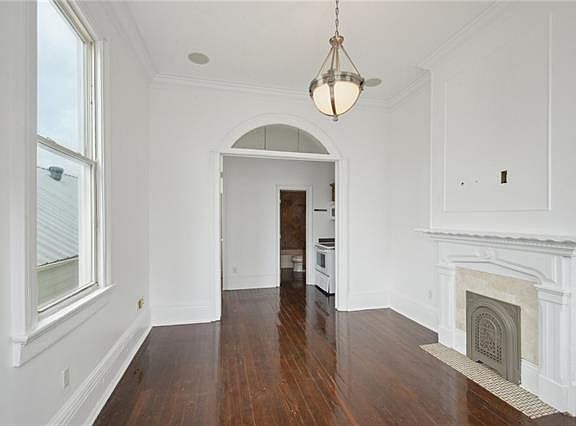 3rd image of 3112 Dumaine St