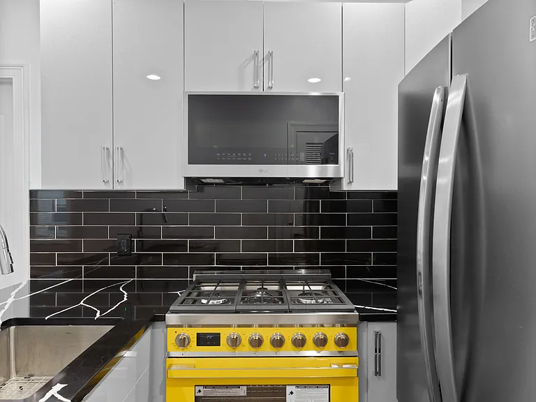 24 Dean St #1 — Photo 38