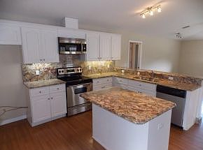3rd image of 1643 E Saint Charles Pl