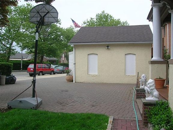 4th image of 7 Wallace Ave