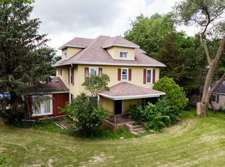 2670 Lundgren Rd, Pecatonica, IL 61063