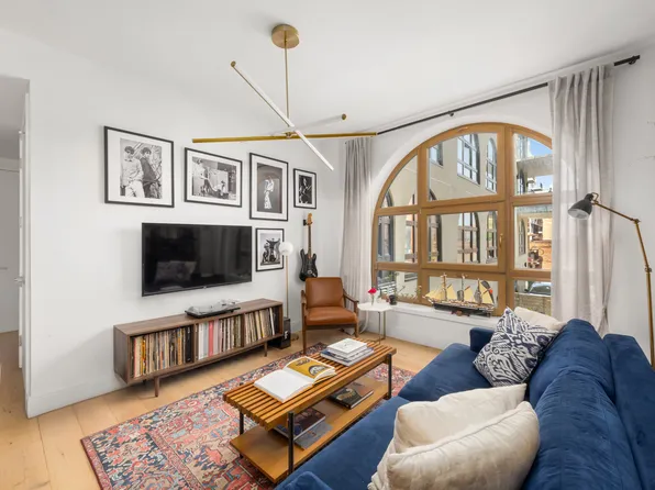 229 9th Street image 10 of 11