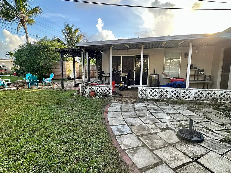 7000 SW 11th St — Photo 54
