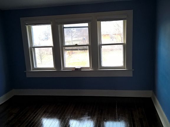 3rd image of 2431 S Northern Blvd