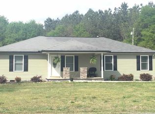 822 Barkers Creek Rd, Belton, SC 29627