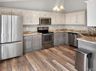 110 Sawmill Ln, Saint Robert, MO 65584