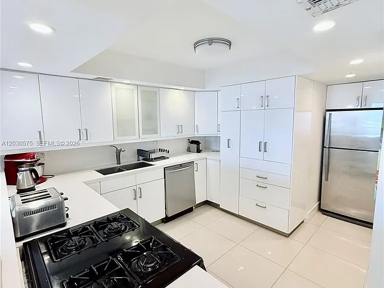 3140 S Ocean Dr #310 — Photo 3