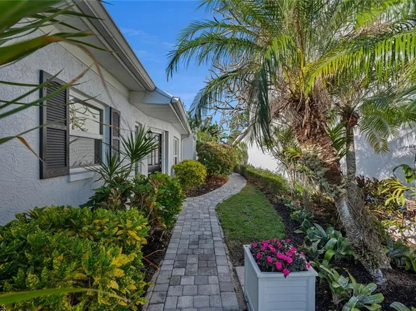 3205 Carriage CIR, NAPLES, FL 34105