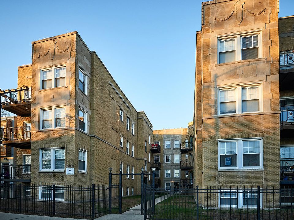1st image of 2414 W Bryn Mawr Ave APT 1