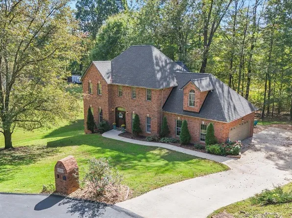 441 Autumn Knoll Ct, Kingsport, TN 37664