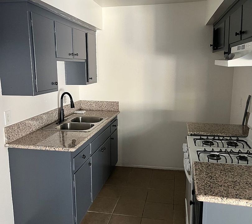 1st image of 1730 N Fair Oaks Ave APT 5
