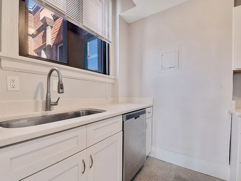 Fort Wood Apartments — Photo 21