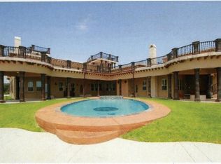 526 Pine Gully Rd, Seabrook, TX 77586