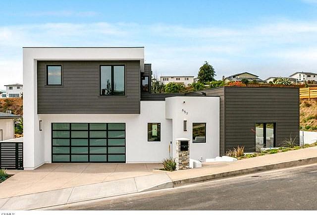 1st image of 657 Alverstone Ave