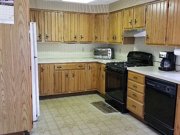 5th image of 205 Canterbury Dr