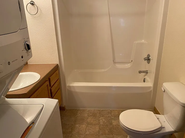 1431 N Stevens St — Photo 14