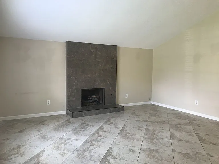 11638 Parkfield Dr — Photo 5