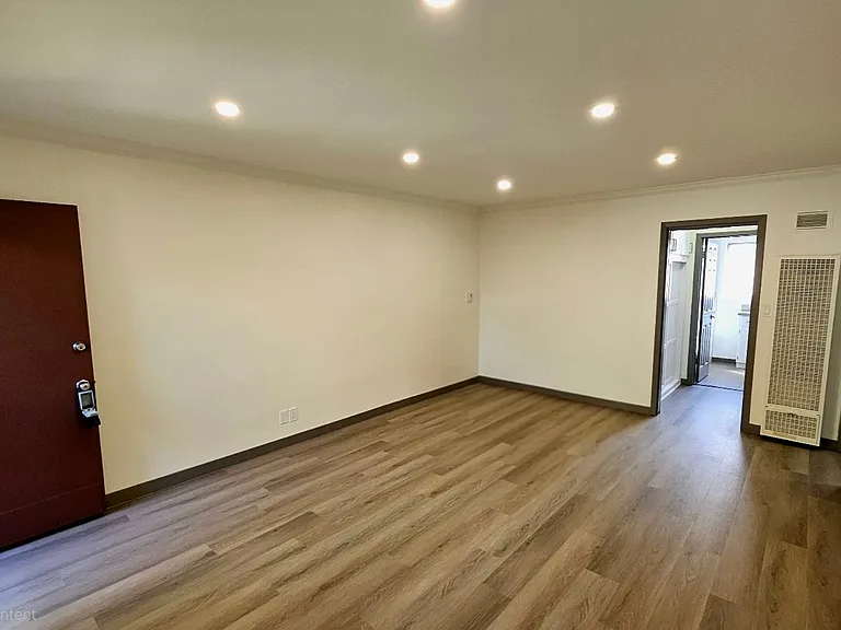 Fuller Apartments — Photo 6