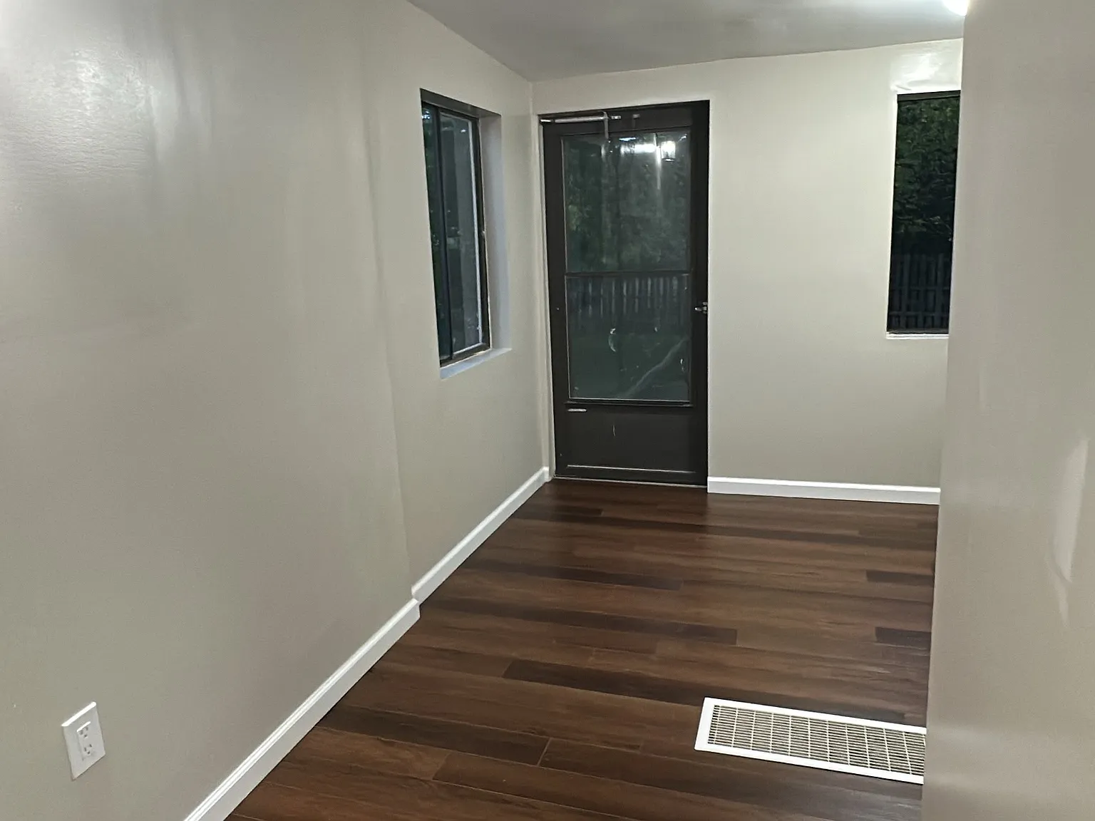 3 bed, 1000 sqft, $1,850 — Photo 2