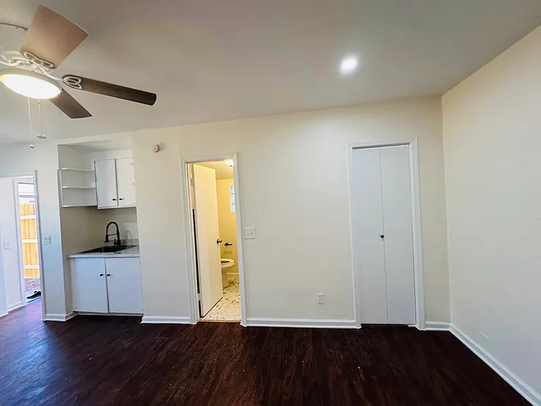 2814 S Washington St #B — Photo 10