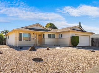 560 Link Ln, Santa Rosa, CA 95401