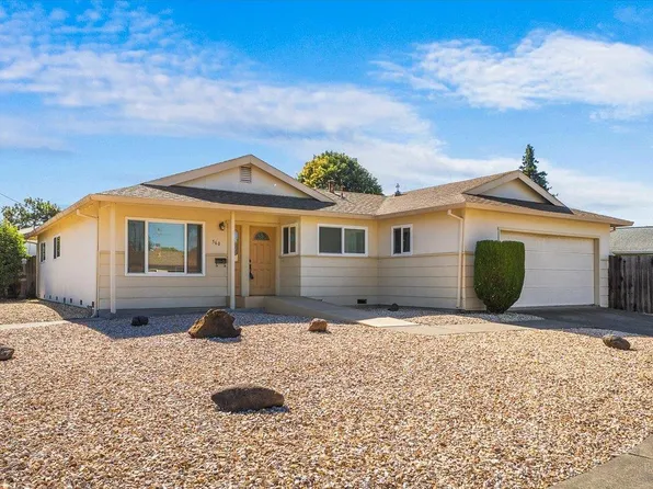560 Link Lane, Santa Rosa, CA 95401