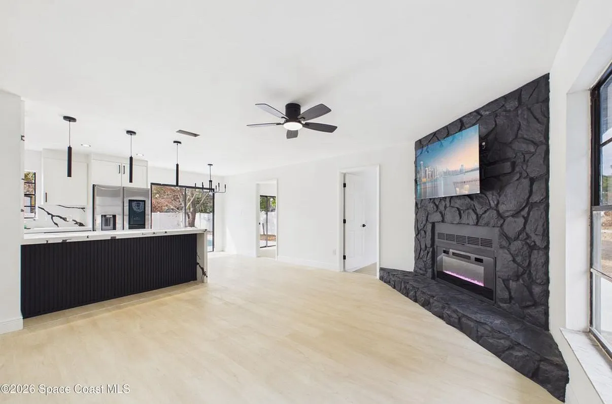 4 bed, 1668 sqft, $2,900 — Photo 3
