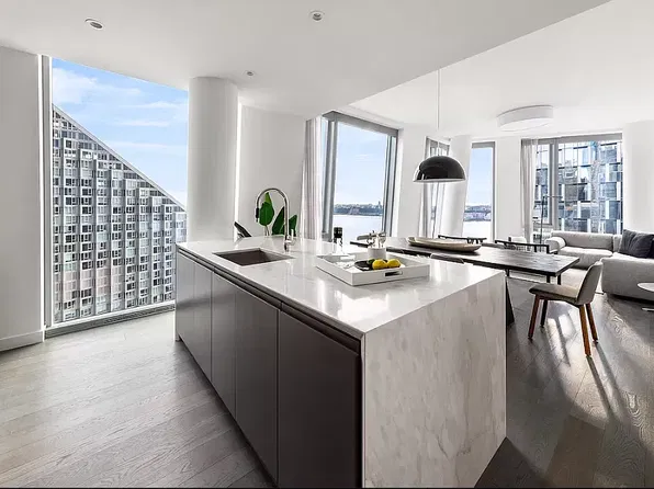 645 W 59th St, New York, NY