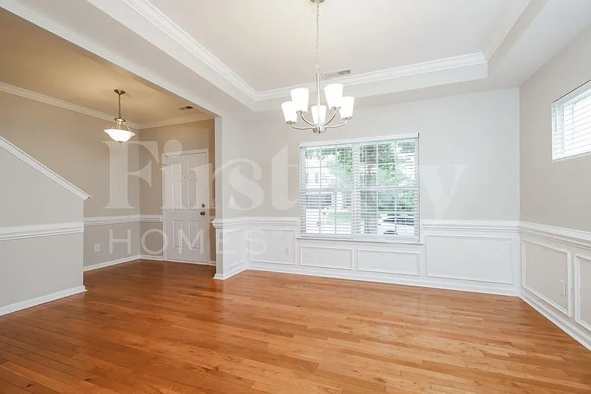 3 bed, 2.5 bath, 2256 sqft, $2,450 — Photo 4