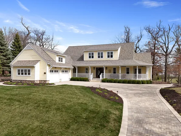35 Edinburgh St, Valparaiso, IN 46385