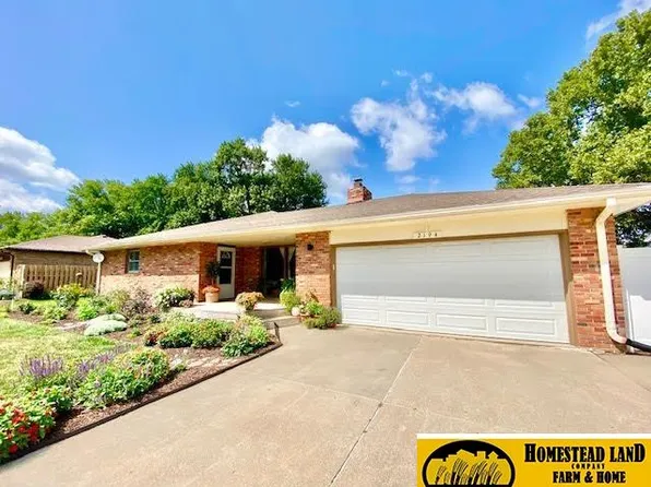 2194 Northridge Dr, Fairbury, NE 68352